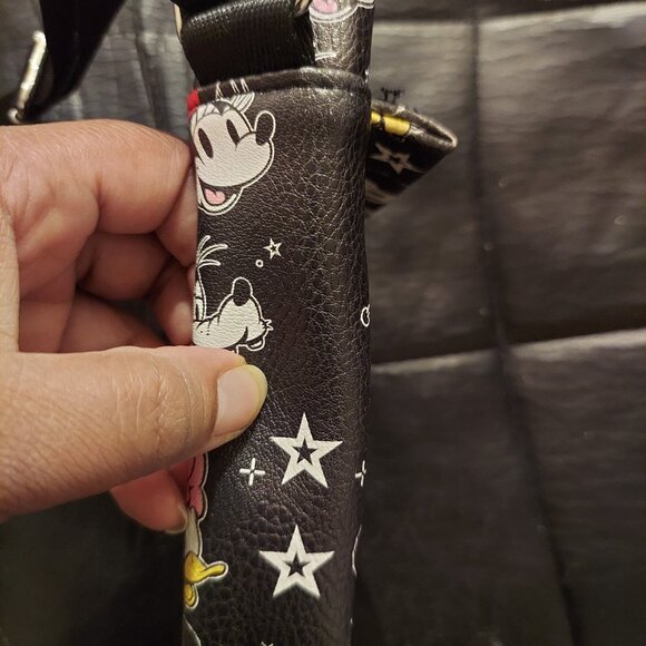 Disney- Mickey and Friends Black Crossbody Bag - Picture 6 of 8